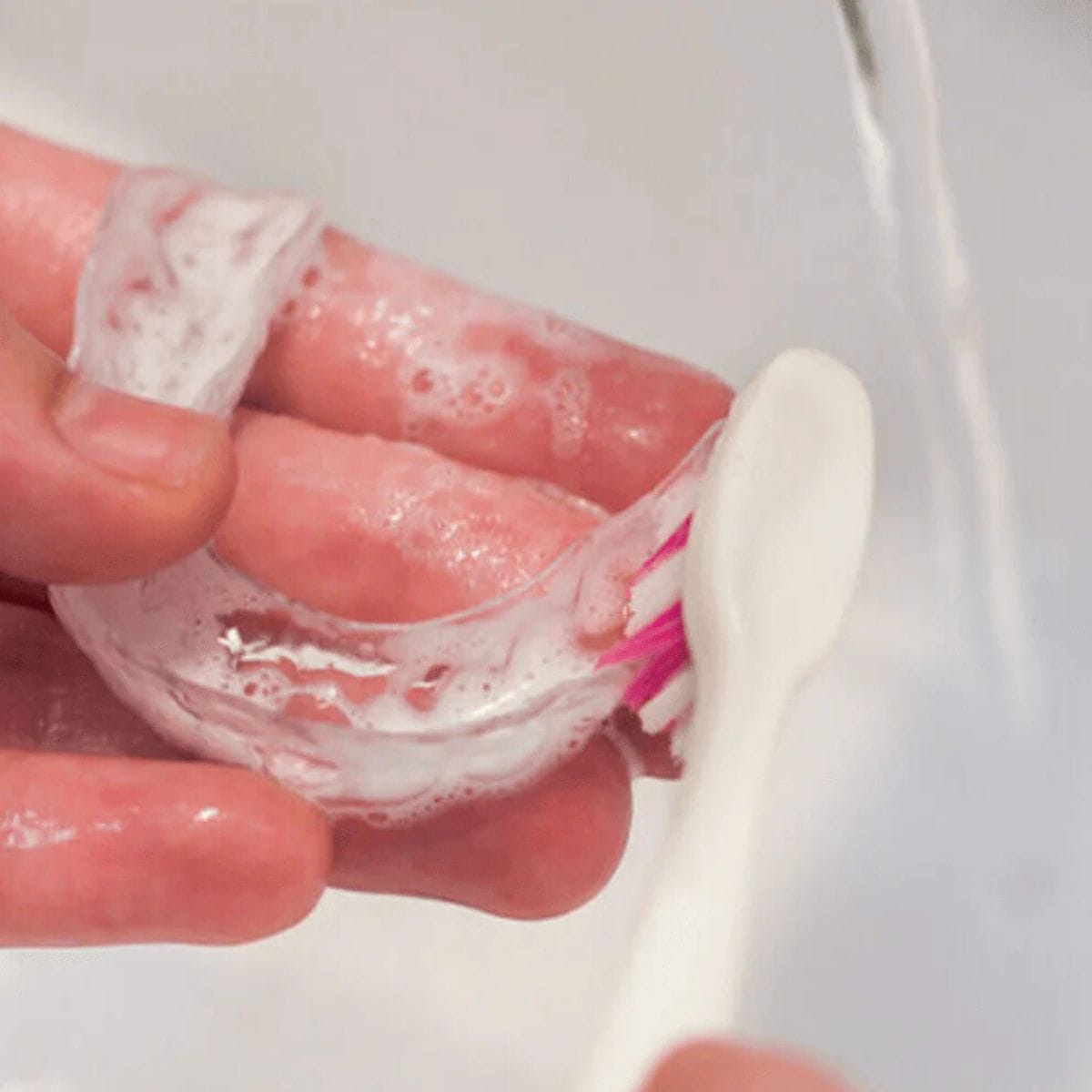 Expertwhite Aligner Retainer Cleaner Aligner & Retainer Cleaner + Whitening Foam – Freshen, Clean & Brighten USA| Expertwhite